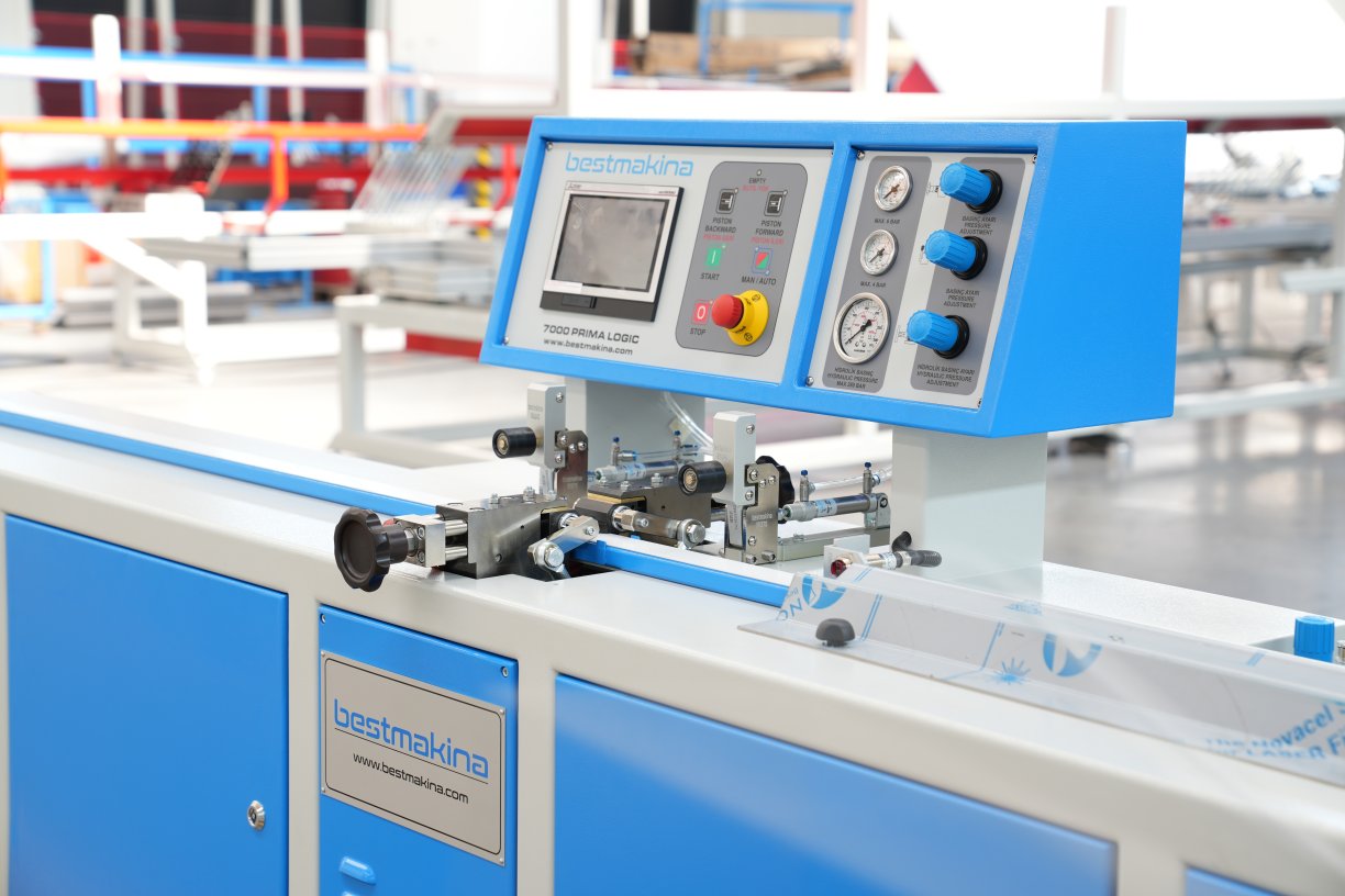 7000 Prima Logic   Horizontal Butyl Extruder