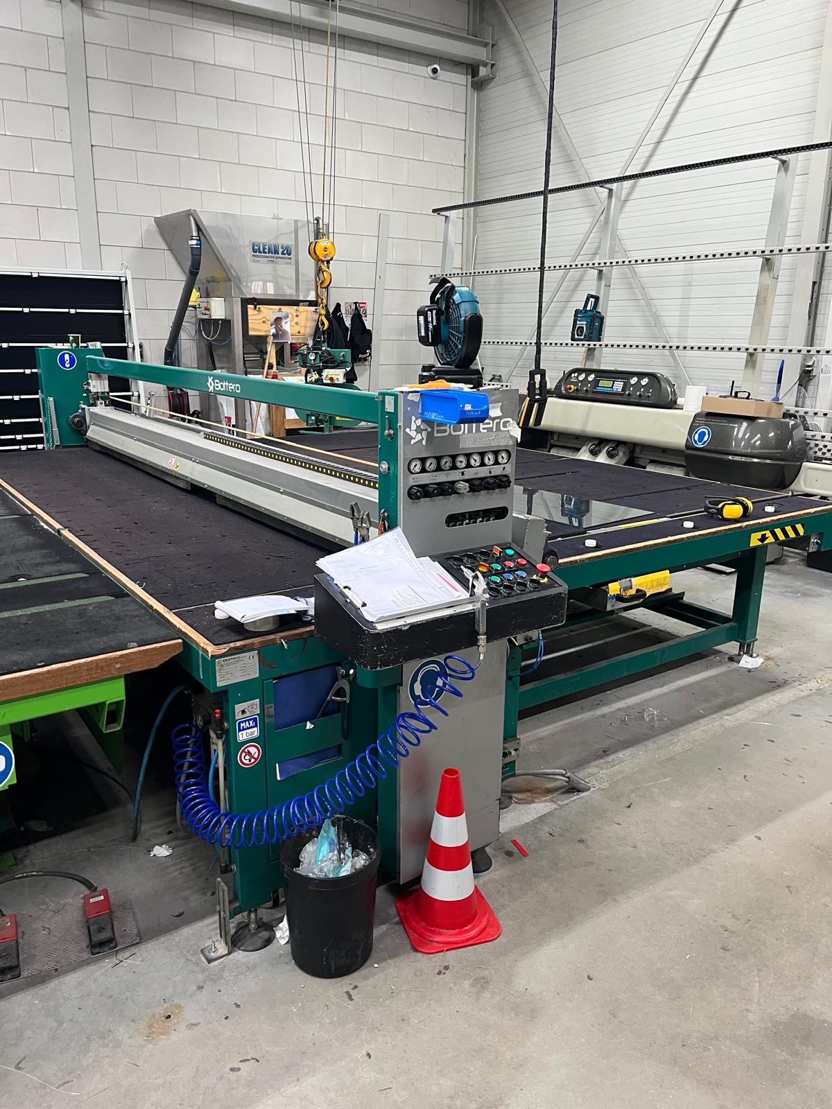 a369de6c-eec9-4e72-885d-6ff31b80afad